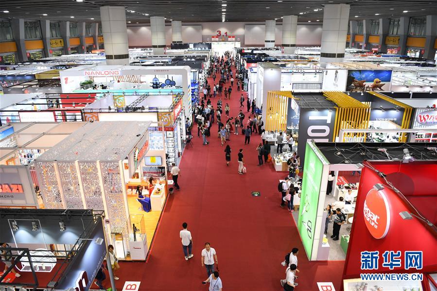 （新華全媒頭條&middot;圖文互動）（1）天翻地覆慨而慷&mdash;&mdash;從慶祝中華人民共和國成立70周年大型成就展看新中國光輝歷程