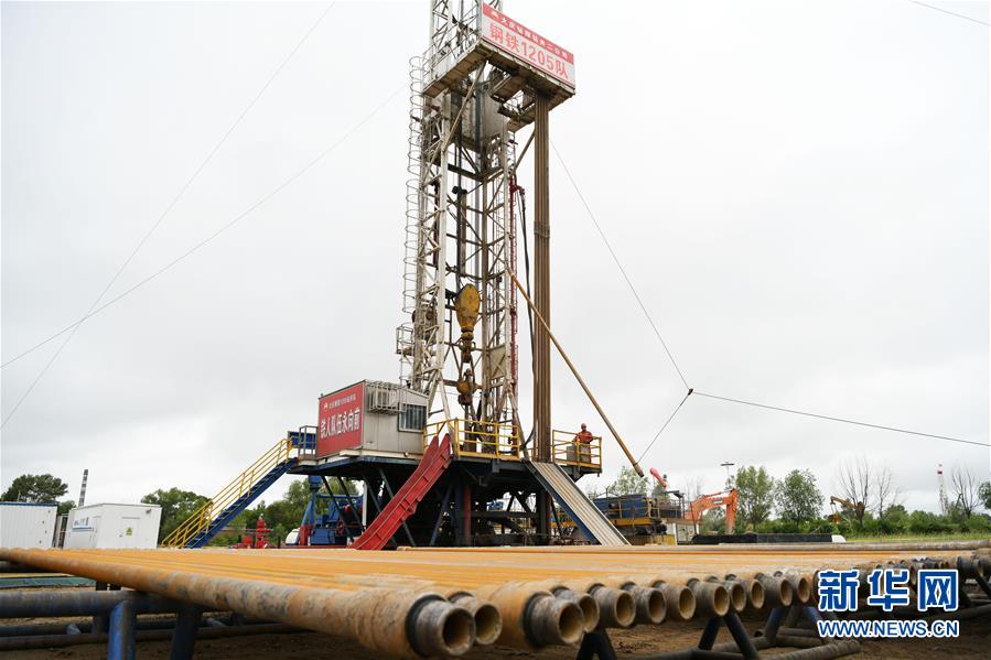 （圖文互動）（9）當好標桿旗幟 建設百年油田&mdash;&mdash;寫在大慶油田發現60周年之際