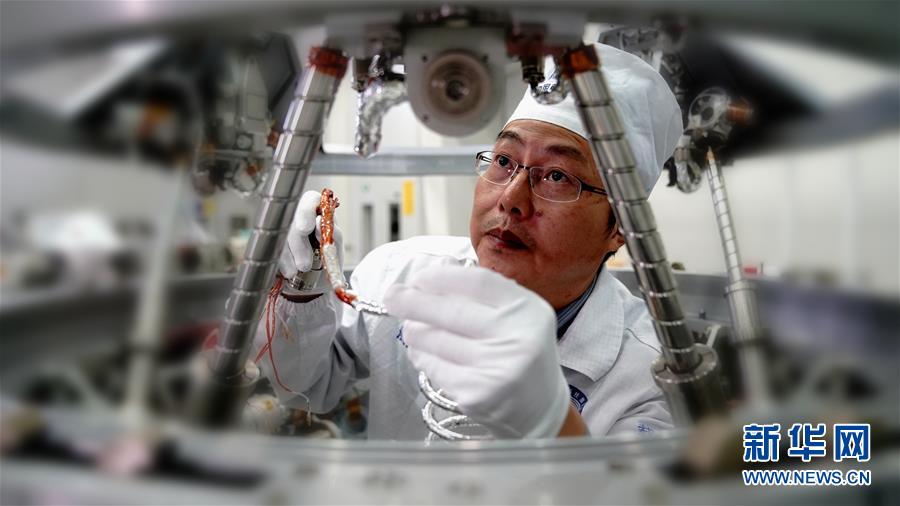 （德耀中華&middot;圖文互動）（1）王曙群：&ldquo;腳踏實地、仰望星空&rdquo;的大國工匠