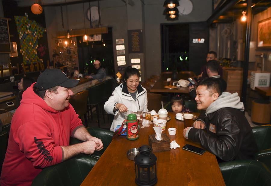 （在習(xí)近平新時(shí)代中國特色社會主義思想指引下&mdash;&mdash;新時(shí)代新作為新篇章&middot;總書記關(guān)切開放事&middot;圖文互動(dòng)）（2）中國引力：在開放的中國共創(chuàng)幸福 