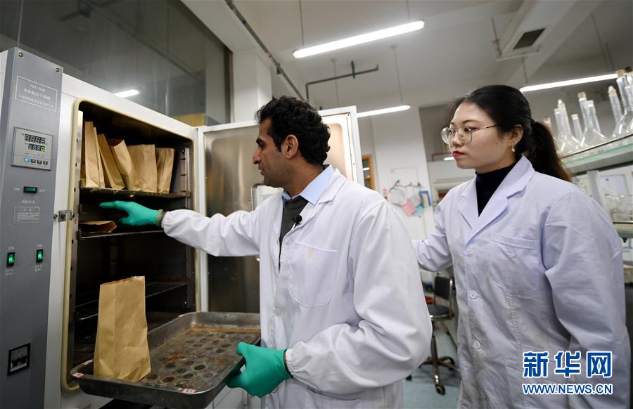 （在習近平新時代中國特色社會主義思想指引下&mdash;&mdash;新時代新作為新篇章&middot;總書記關切開放事&middot;圖文互動）（2）來中國&ldquo;學種地&rdquo;的&ldquo;洋學生&rdquo;