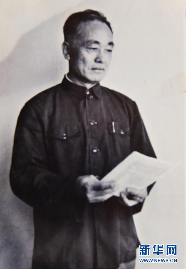 (新華全媒頭條·圖文互動)(3)滄海橫流 信仰彌堅——記共產黨員、湘潭大學九旬教授滄南