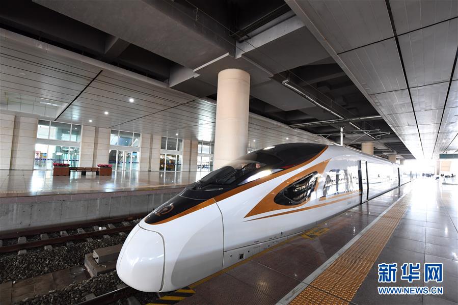 （新華全媒頭條&middot;圖文互動）（3）草原高鐵乘風來 北疆唱響新&ldquo;贊歌&rdquo;