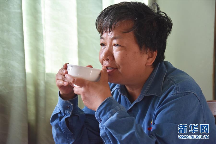 （新華全媒頭條&middot;圖文互動(dòng)）（11）塔克拉瑪干的&ldquo;播綠使者&rdquo;&mdash;&mdash;中科院新疆生態(tài)與地理研究所高級(jí)工程師常青的故事