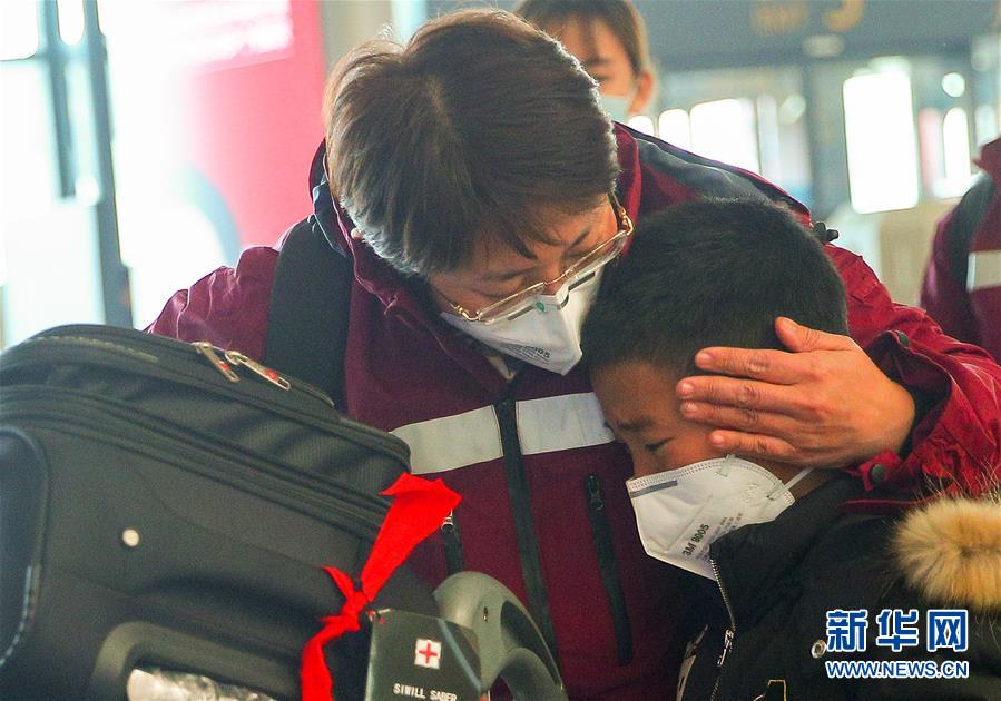 （新華全媒頭條&middot;圖文互動）（20）萬眾一心迎挑戰 眾志成城戰疫情&mdash;&mdash;全國總動員打響疫情防控阻擊戰紀實