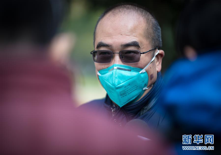 （新華全媒頭條&middot;聚焦疫情防控&middot;圖文互動）（7）拼漸凍生命 與疫魔競速&mdash;&mdash;記疫情&ldquo;風暴眼&rdquo;中武漢金銀潭醫院院長張定宇