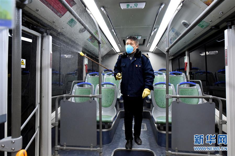 （在習近平新時代中國特色社會主義思想指引下&mdash;&mdash;新時代新作為新篇章&middot;習近平總書記關切事&middot;圖文互動）（5）當億萬只手緊握在一起&hellip;&hellip;&mdash;&mdash;戰&ldquo;疫&rdquo;一線感受中國力量