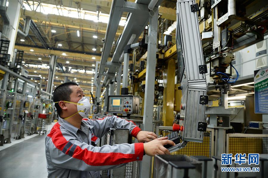 #(來自經(jīng)濟前沿的故事·企業(yè)復(fù)工復(fù)產(chǎn)·圖文互動)(1)“陽光總在風雨后”——制造業(yè)大省江蘇開啟有序復(fù)工