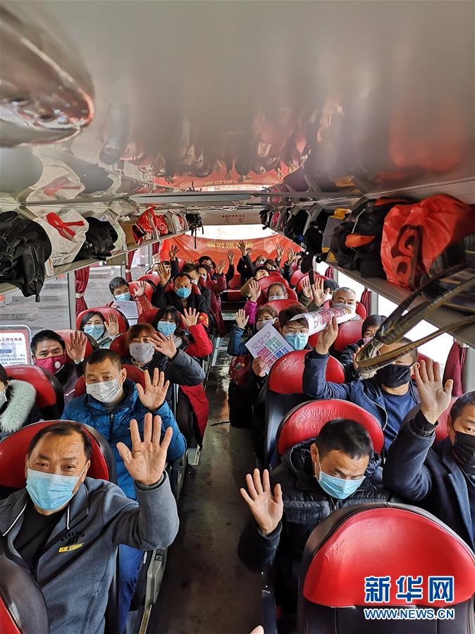 (做好六穩(wěn)工作 應對復雜局面·圖文互動)(1)四川:“點對點、一站式”送農民工安全返崗