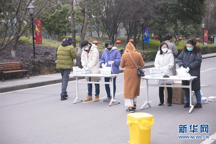 (來自經濟前沿的故事·企業復工復產·圖文互動)(2)“開門紅包”變“消毒迎門”——長沙高新區一家企業復工的“拼勁”