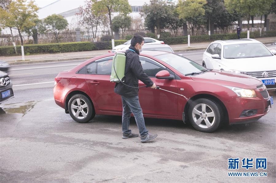 (來自經濟前沿的故事·企業復工復產·圖文互動)(5)“開門紅包”變“消毒迎門”——長沙高新區一家企業復工的“拼勁”