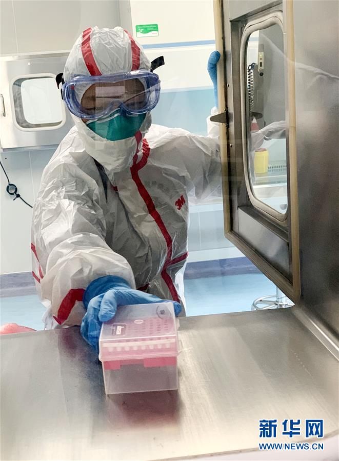 (聚焦疫情防控·圖文互動(dòng))(1)“疫”線“拆彈” 為生命“闖關(guān)”