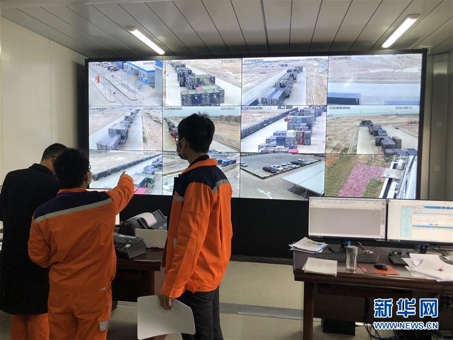 （圖文互動）（2）抓好防疫保暢，還管司機吃飯&mdash;&mdash;廣西欽州保稅港區(qū)服務企業(yè)復工見聞