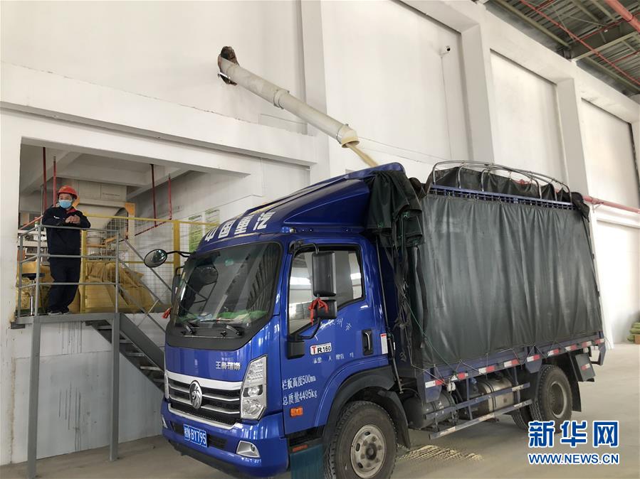 （圖文互動）（5）抓好防疫保暢，還管司機吃飯&mdash;&mdash;廣西欽州保稅港區(qū)服務企業(yè)復工見聞