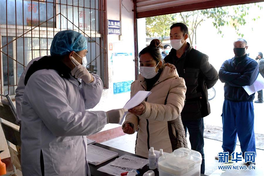 （抓好經濟發展 應對復雜局面&middot;圖文互動）（3）2500萬農民工如何安全返崗？&mdash;&mdash;農民工大省四川復工觀察