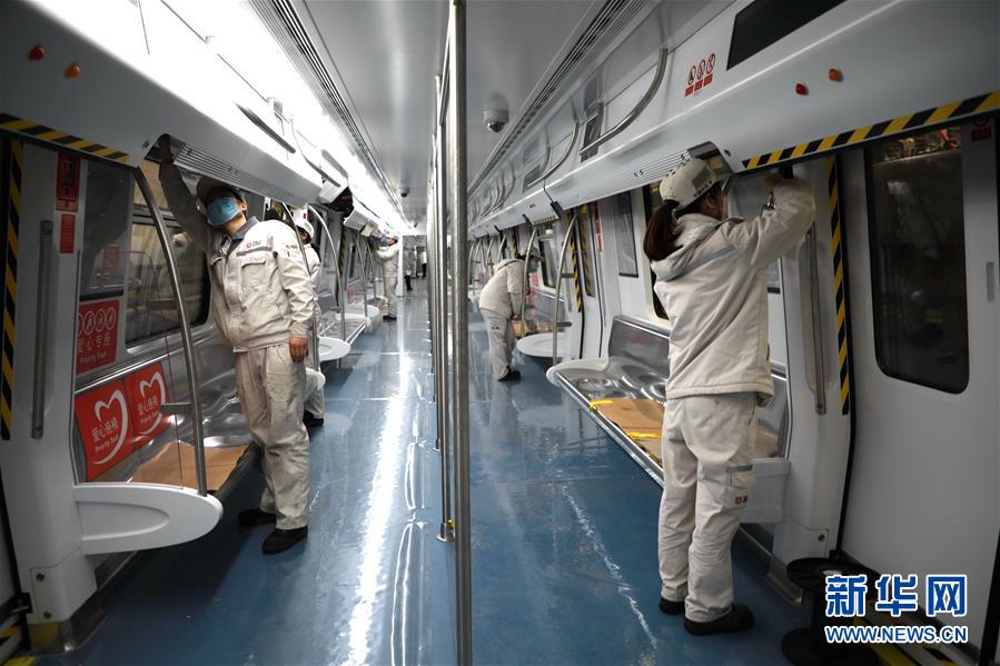 （圖文互動(dòng)）（3）吃粉擼串，商圈&ldquo;打卡&rdquo;，動(dòng)車(chē)出廠&mdash;&mdash;湖南&ldquo;標(biāo)簽&rdquo;復(fù)蘇記