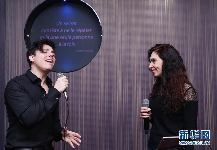 （國際&middot;圖文互動）（2）通訊：手牽手，我們共同驅散陰霾&mdash;&mdash;法國音樂人創作抗疫歌曲背后的故事