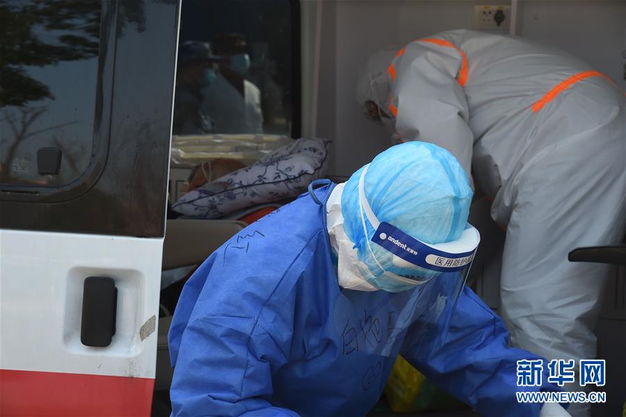 （聚焦疫情防控&middot;圖文互動(dòng)）（4）一名百歲新冠肺炎患者治愈出院