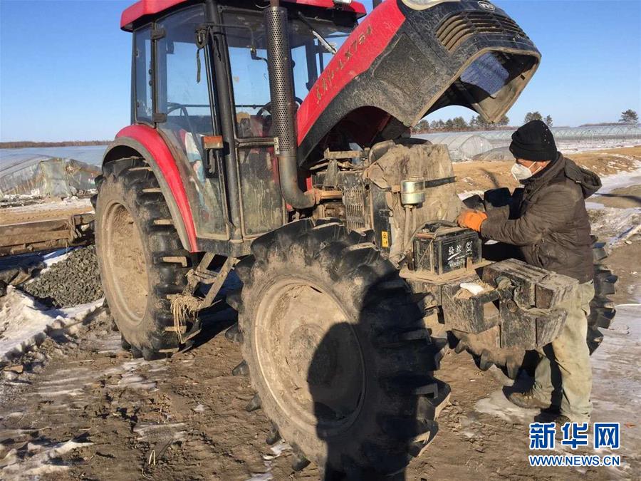 (在習(xí)近平新時(shí)代中國(guó)特色社會(huì)主義思想指引下——新時(shí)代新作為新篇章·習(xí)近平總書記關(guān)切事·圖文互動(dòng))(7)為農(nóng)田注入硬核生產(chǎn)力——一些地方春耕中農(nóng)業(yè)科技創(chuàng)新掃描