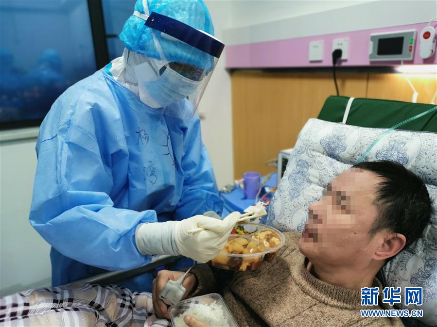 （一線抗疫群英譜&middot;圖文互動）（3）&ldquo;我們，撐得起！&rdquo;&mdash;&mdash;軍隊支援湖北醫療隊年輕醫務工作者的青春宣言