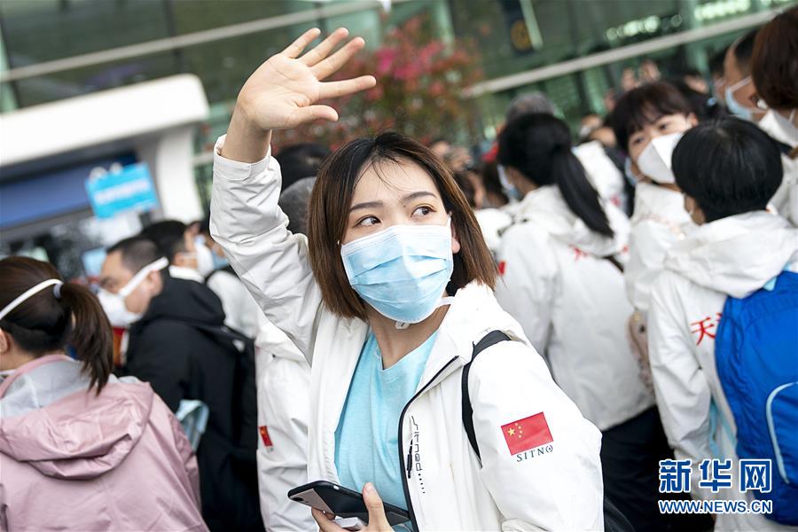 （新華全媒頭條&middot;圖文互動）（4）最美逆行者，武漢永遠(yuǎn)記得你！&mdash;&mdash;首批援鄂醫(yī)療隊返程紀(jì)實