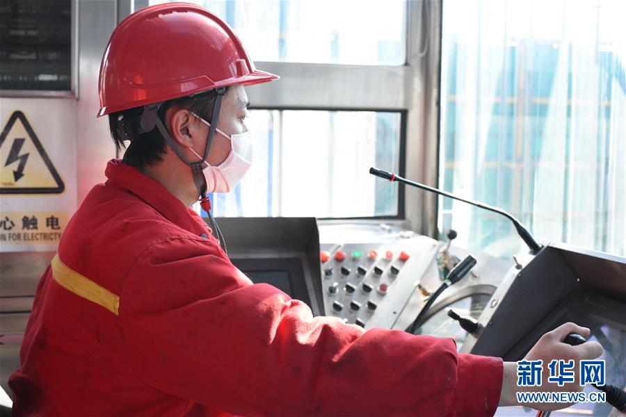 (圖文互動)(2)在戰(zhàn)“疫”中“加油打氣”——大慶油田復工復產見聞