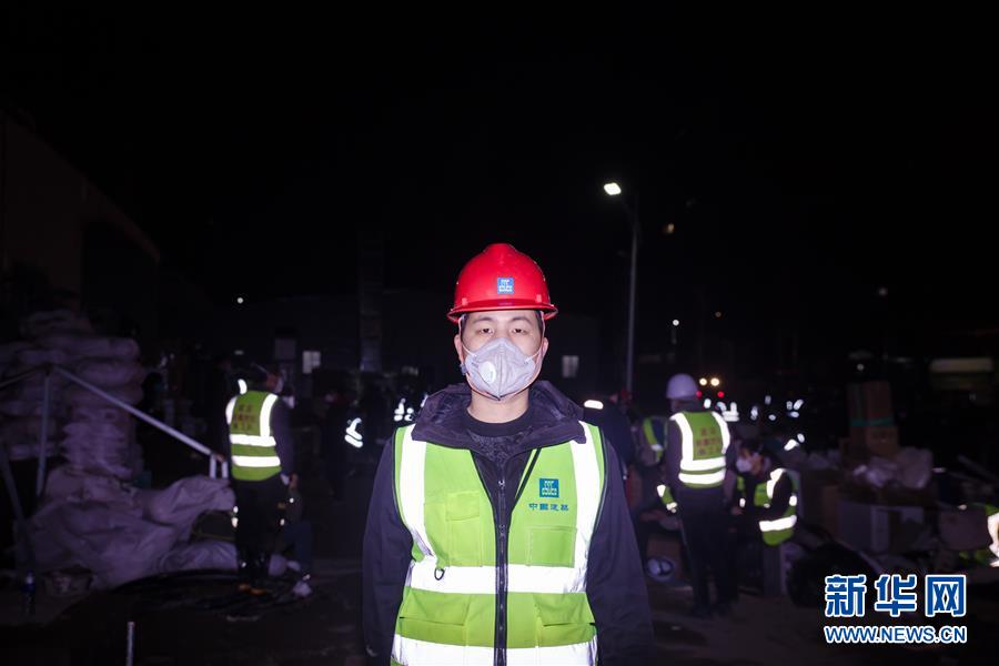 （一線抗疫群英譜&middot;圖文互動）（5）羅文浩：&ldquo;女兒，你的名字里有溫暖，有榮光！&rdquo;