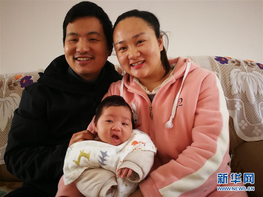 （一線抗疫群英譜&middot;圖文互動）（6）羅文浩：&ldquo;女兒，你的名字里有溫暖，有榮光！&rdquo;