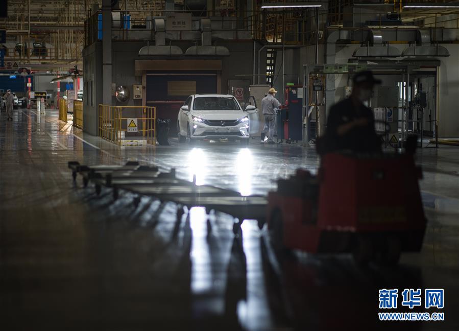 （新華全媒頭條&middot;圖文互動）（16）在艱難中重啟 在陣痛中復蘇&mdash;&mdash;湖北推動安全有序復工復產掃描