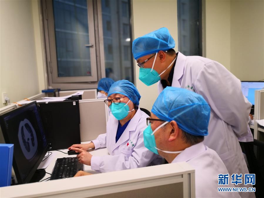 （一線抗疫群英譜&middot;圖文互動）一名白衣天使的&ldquo;逆行&rdquo;沖鋒&mdash;&mdash;記泰康同濟醫院感染十三科醫生石蕊