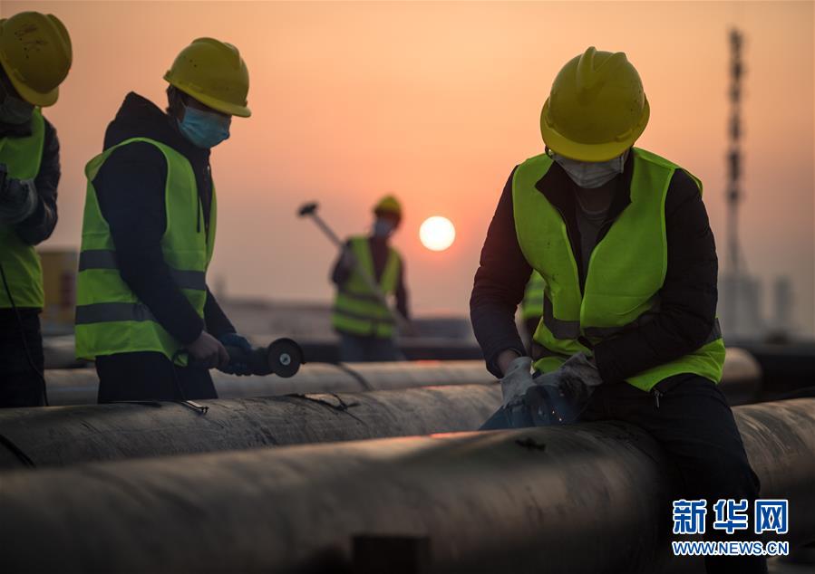 (新華全媒頭條·圖文互動)(6)致敬“沉默的英雄”——記武漢火神山雷神山醫(yī)院的建設者