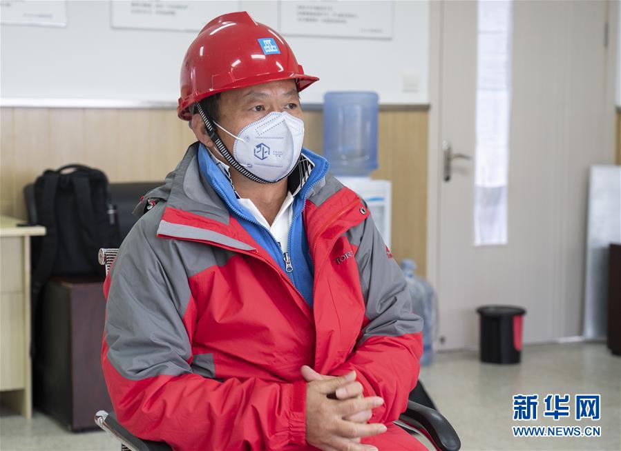 (新華全媒頭條·圖文互動)(14)致敬“沉默的英雄”——記武漢火神山雷神山醫(yī)院的建設者