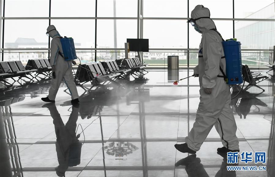 (聚焦疫情防控)(7)武漢天河機場為復航開展消殺作業