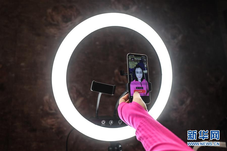 （在習(xí)近平新時(shí)代中國(guó)特色社會(huì)主義思想指引下&mdash;&mdash;新時(shí)代新作為新篇章&middot;習(xí)近平總書記關(guān)切事&middot;圖文互動(dòng)）（3）打開(kāi)生活的正確方式：更衛(wèi)生、更健康！