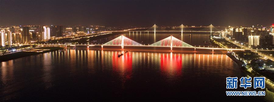 (新華全媒頭條·圖文互動)(2)江城“歸來” 不負韶華——武漢“解封”半月記