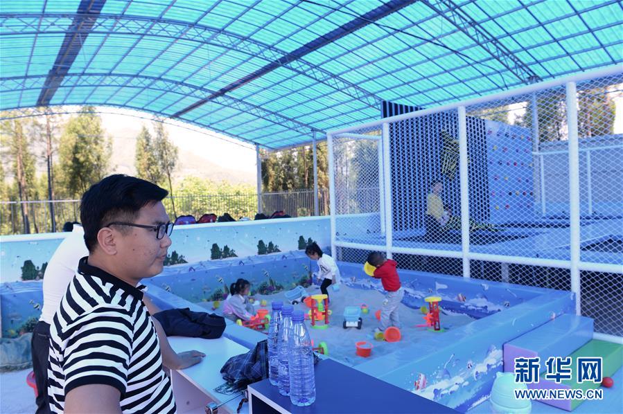 （決戰決勝脫貧攻堅&middot;圖文互動）（4）理發師&ldquo;修剪&rdquo;鄉村游一團亂麻