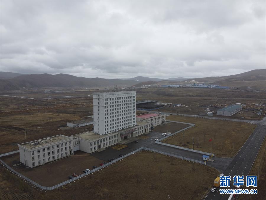 （在習近平新時代中國特色社會主義思想指引下&mdash;&mdash;新時代新作為新篇章&middot;習近平總書記關切事&middot;圖文互動）（1）祛疫未竟 征衣不解&mdash;&mdash;綏芬河小城的抗疫故事