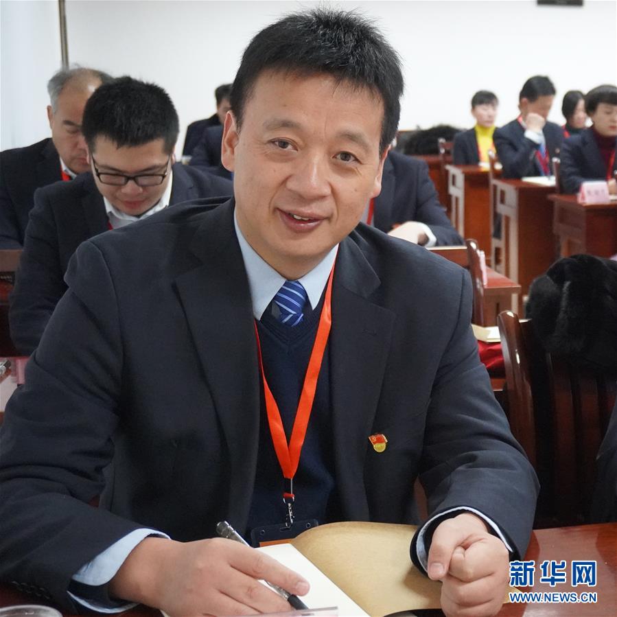 （新華全媒頭條&middot;圖文互動(dòng)）（26）風(fēng)雨無阻向前進(jìn)&mdash;&mdash;寫在全國疫情防控阻擊戰(zhàn)取得重大戰(zhàn)略成果之際