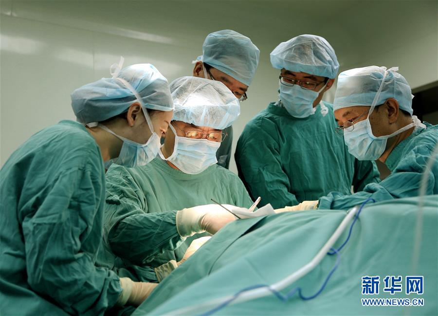 (代表委員履職·圖文互動)(2)為青少年守護清晰的世界——孫豐源代表的履職故事