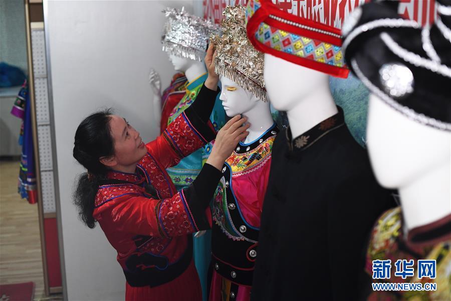 (兩會人物·圖文互動)(5)帶娃、賺錢兩不誤——一位農民工代表眼中的脫貧新工作