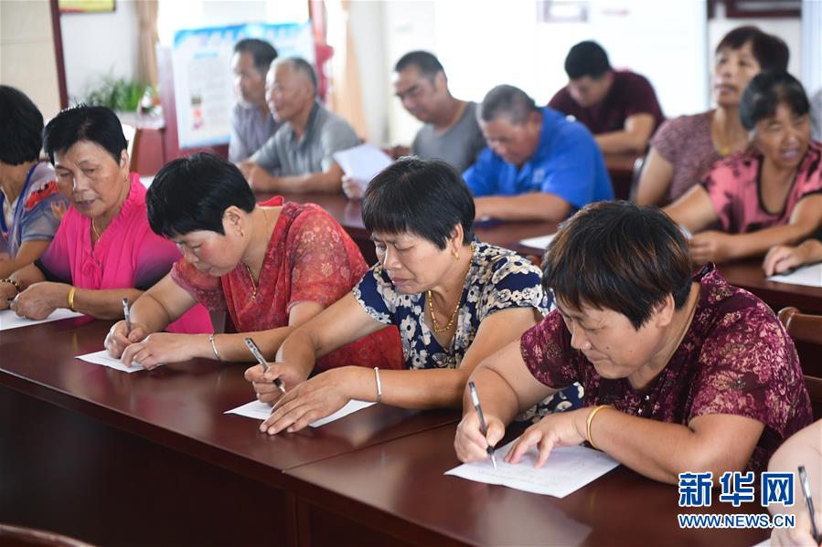 (新時(shí)代文明實(shí)踐·圖文互動(dòng))(9)文明春風(fēng)入萬(wàn)家——新時(shí)代文明實(shí)踐中心助推黨的創(chuàng)新理論在基層落地生根