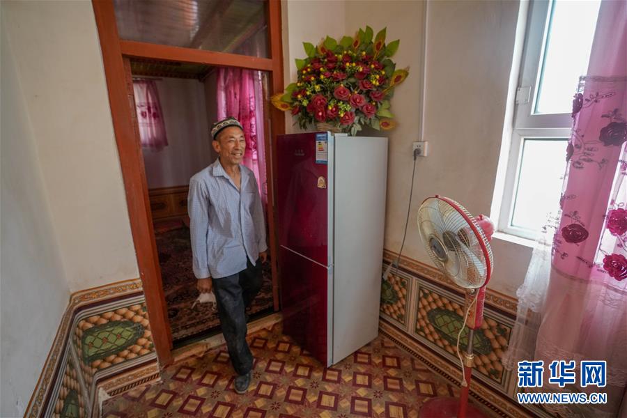(決戰決勝脫貧攻堅·圖文互動)(4)“掃”出脫貧路:南疆深貧村巧變“創業村”