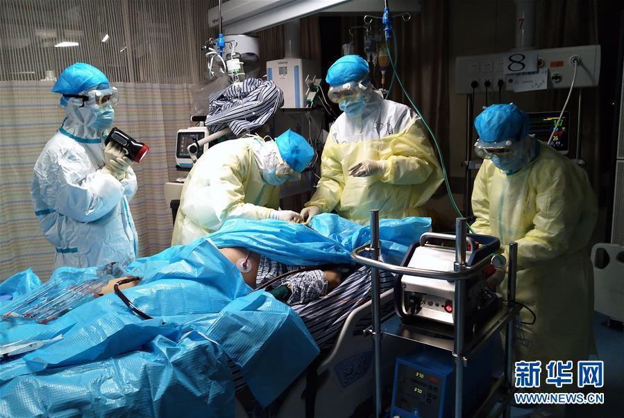 （新華全媒頭條&middot;圖文互動）（11）以仁心仁術(shù)造福人民&mdash;&mdash;寫在第三個中國醫(yī)師節(jié)之際