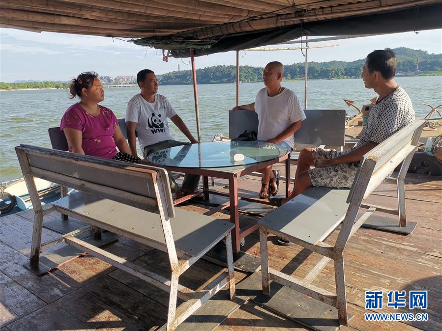 (總書記推動的改革身邊事·生態文明改革篇·圖文互動)(2)特寫:從“捕魚人”到“護魚人”——長江漁民上岸后的新生活