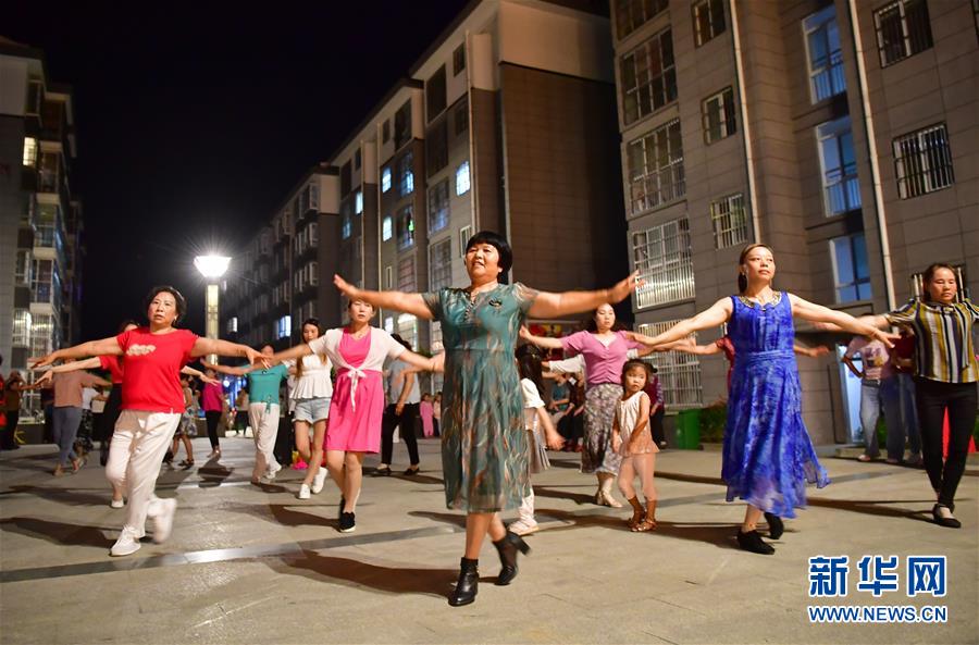 （走向我們的小康生活&middot;圖文互動(dòng)）（4）&ldquo;樓上過日子，樓下賺票子&rdquo;&mdash;&mdash;來自陜西安康的易地扶貧搬遷一線觀察