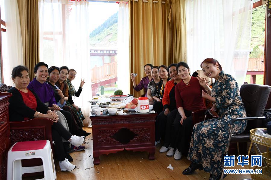 (鄉村振興·圖文互動)(3)村里來了位“掏糞書記”