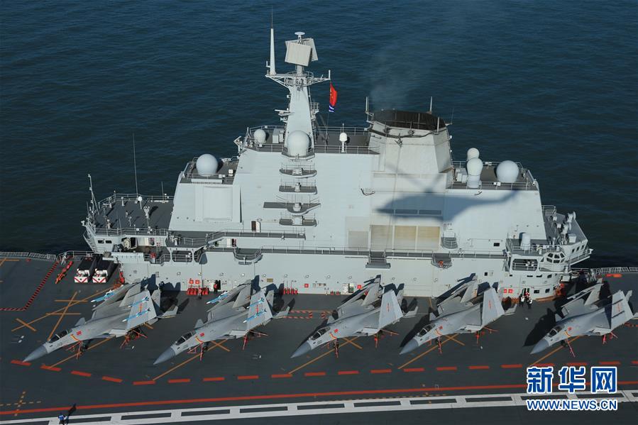 (在習近平強軍思想指引下·我們在戰位報告·圖文互動)(8)奮飛在新時代的海天——海軍某艦載航空兵部隊備戰打仗記事