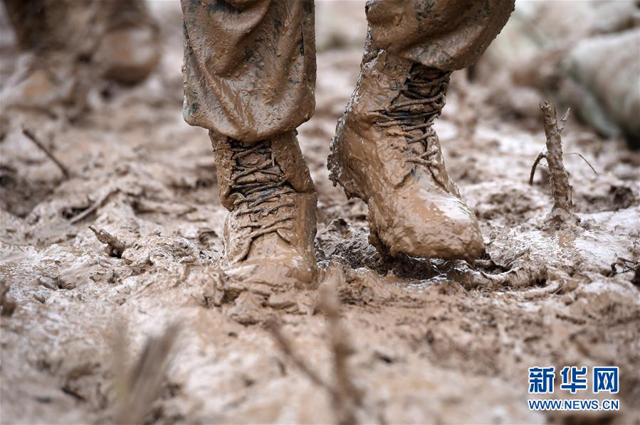 （在習(xí)近平新時(shí)代中國(guó)特色社會(huì)主義思想指引下&mdash;&mdash;新時(shí)代新作為新篇章&middot;習(xí)近平總書記關(guān)切事&middot;圖文互動(dòng)）（10）一切為了人民&mdash;&mdash;寫在全國(guó)防汛救災(zāi)取得階段性重大勝利之時(shí)