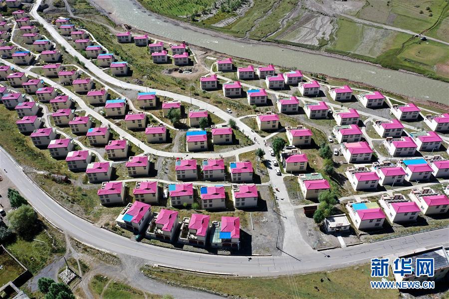 (西藏昌都解放70周年·圖文互動)(6)高原小鎮“搬”來一家“商業綜合體”