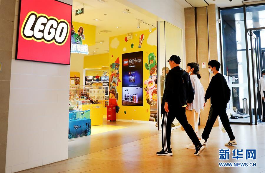 （新華全媒頭條&middot;圖文互動(dòng)）（1）共赴東方之約 共迎復(fù)蘇之機(jī)&mdash;&mdash;寫(xiě)在第三屆進(jìn)博會(huì)倒計(jì)時(shí)一個(gè)月之際